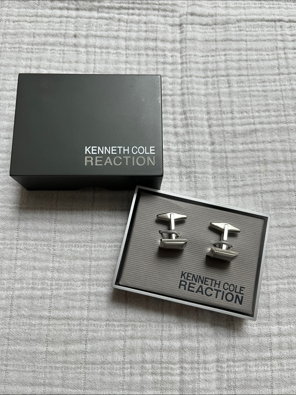 Kenneth Cole Reaction Silver Polished Square Cufflinks With Box